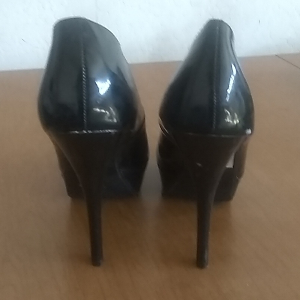 Heels - Picture 2 of 2